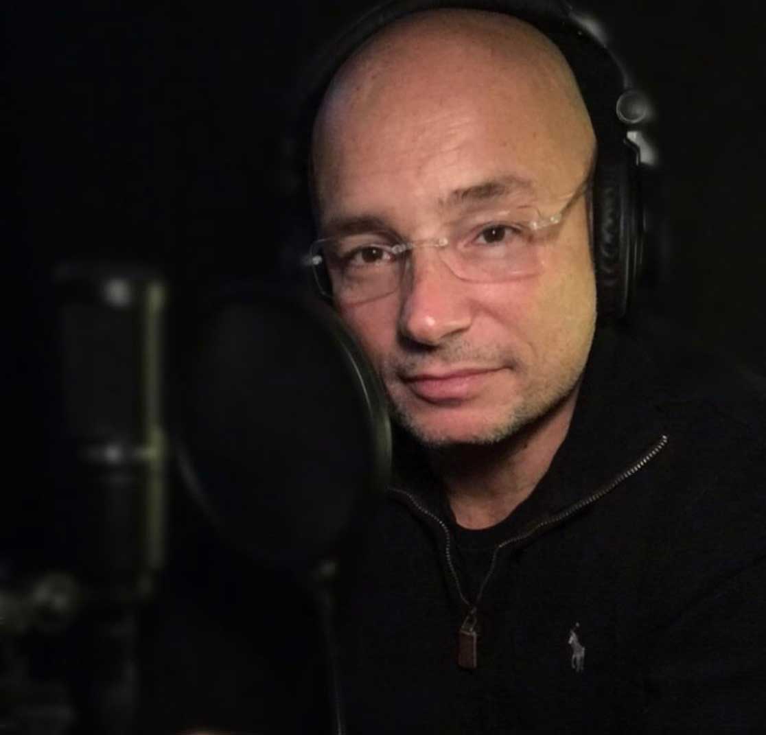 Anthony Melchiorri recording a podcast